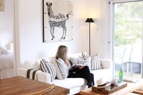 Capella Villa No. 4 - Stunning Luxury Decor Inside And Out - Accommodation Whitsundays 5