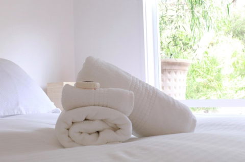 Capella Villa No. 4 - Stunning Luxury Decor Inside And Out - Accommodation Whitsundays 13