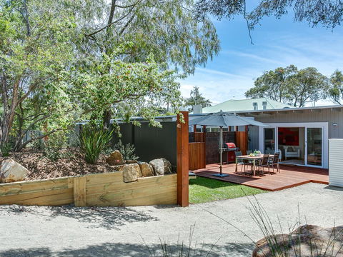 Capella Villa No. 4 - Stunning Luxury Decor Inside And Out - Accommodation Whitsundays 7