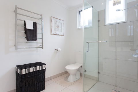 Capella Villa No. 4 - Stunning Luxury Decor Inside And Out - Accommodation Whitsundays 11