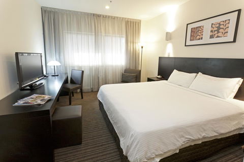 Causeway 353 Hotel - Accommodation Whitsundays 0