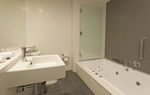 Causeway 353 Hotel - Accommodation Whitsundays 29