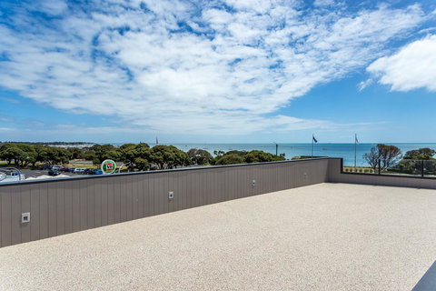 Blairgowrie Apartment 1 - On The Beach - Accommodation Whitsundays 8