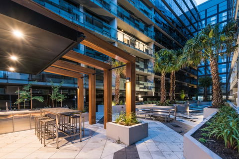 Playhouse Apartments - Accommodation Whitsundays 2