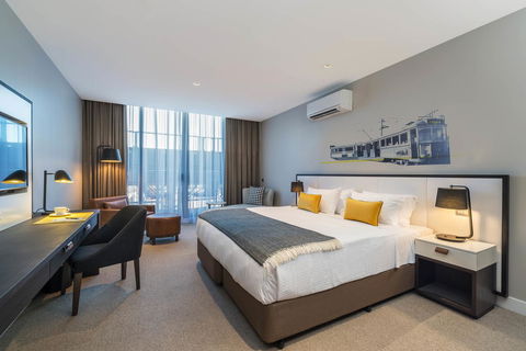 Peppers Docklands - Accommodation Whitsundays 0
