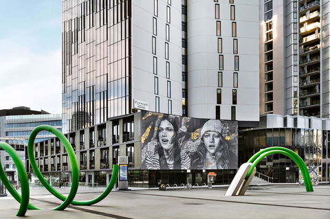 Peppers Docklands - Accommodation Whitsundays 2