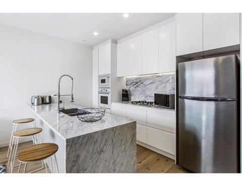 Boutique Apartment In Quiet, Sought-after Suburb - Accommodation Whitsundays 9