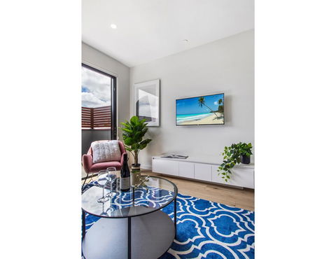 Boutique Apartment In Quiet, Sought-after Suburb - Accommodation Whitsundays 11