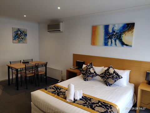 Coachman Motel And Holiday Units - Accommodation Whitsundays 1