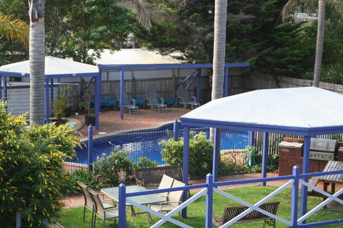 Coachman Motel And Holiday Units - Accommodation Whitsundays 8