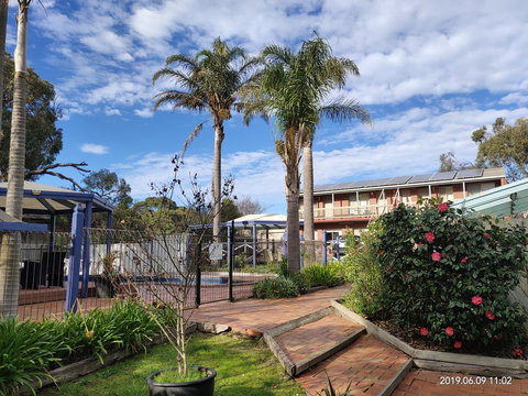 Coachman Motel And Holiday Units - Accommodation Whitsundays 14