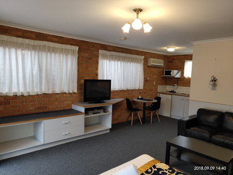 Coachman Motel And Holiday Units - Accommodation Whitsundays 18