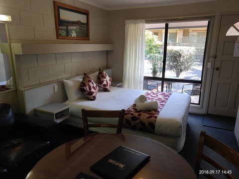 Coachman Motel And Holiday Units - Accommodation Whitsundays 35