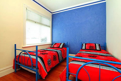ABC Accommodation - Rosebud - Accommodation Whitsundays 8
