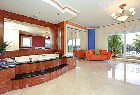ABC Accommodation - Rosebud - Accommodation Whitsundays 2