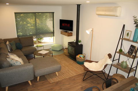 4 Autumn Grove - Accommodation Whitsundays 0
