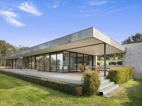 Cypress Hill - Accommodation Whitsundays 0