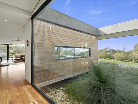 Cypress Hill - Accommodation Whitsundays 8