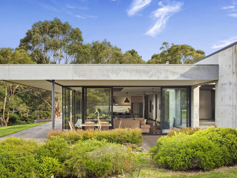 Cypress Hill - Accommodation Whitsundays 12