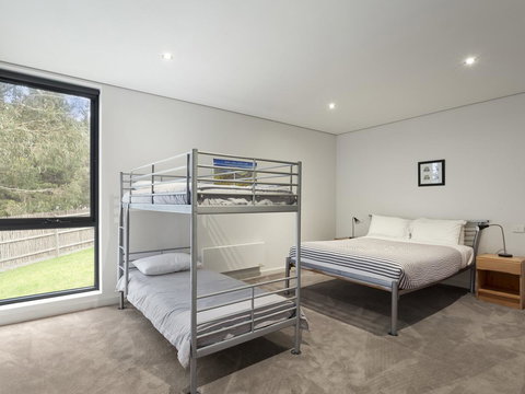 Cypress Hill - Accommodation Whitsundays 11