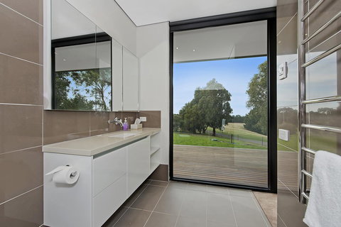 Cypress Hill - Accommodation Whitsundays 6