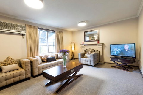Eltham Gateway Hotel & Conference Centre - Accommodation Whitsundays 35