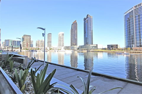 Auzzie Apartments Docklands, Melbourne - Accommodation Whitsundays 1