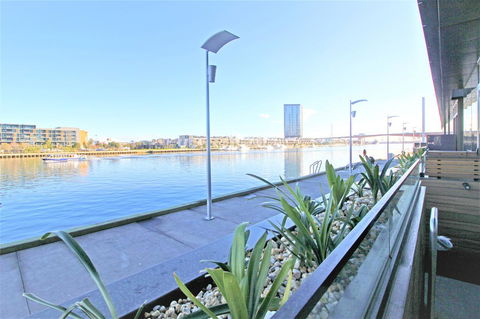 Auzzie Apartments Docklands, Melbourne - Accommodation Whitsundays 2