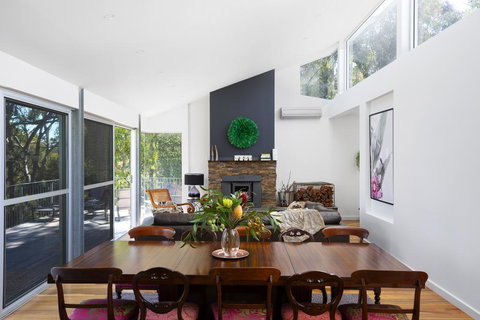 The Bird House - Accommodation Whitsundays 2