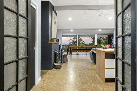 The Bird House - Accommodation Whitsundays 2