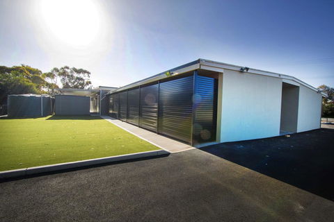 The Bunkhouse - Accommodation Whitsundays 0