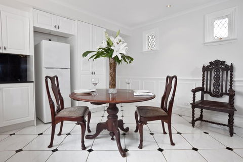 The Castle On Tamborine - Accommodation Whitsundays 2
