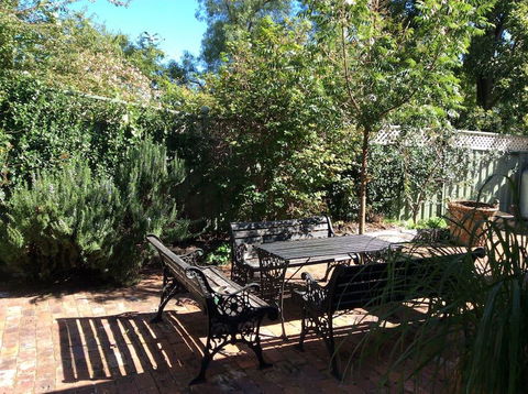The Coach House On River And Park - Accommodation Whitsundays 2