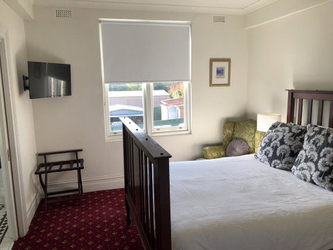 The Corner Hotel Alexandra - Accommodation Whitsundays 1