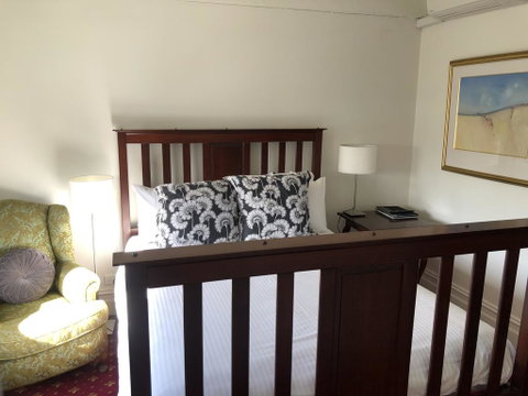 The Corner Hotel Alexandra - Accommodation Whitsundays 3