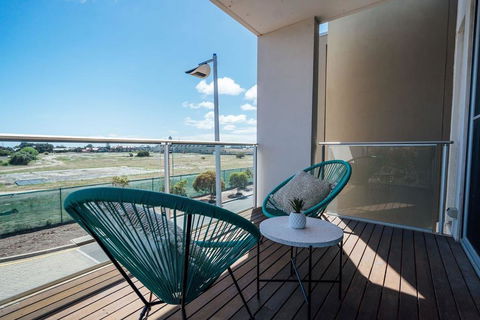 The Cove @ New Port-Pool - Spa - Sauna - Gym & More - Accommodation Whitsundays 1
