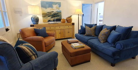 The Dewhurst - Sophisticated Entire CBD Apartment - Accommodation Whitsundays 0
