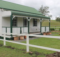 The Dollhouse Cottage - Accommodation Whitsundays
