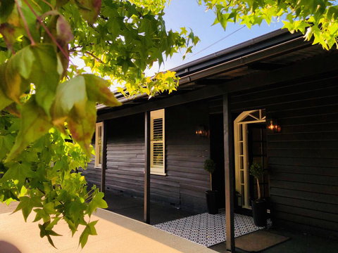 The Dudley Boutique Hotel - Accommodation Whitsundays 1