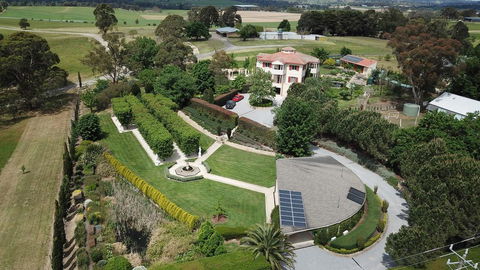 The Gatehouse At Villa Raedward - Accommodation Whitsundays 2