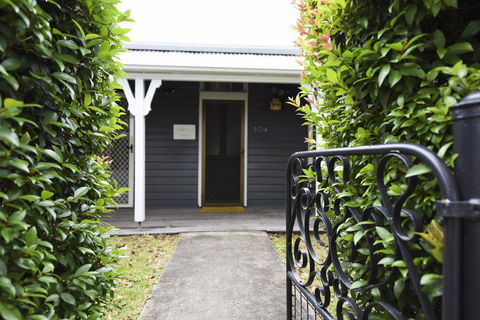 The Grey House - Accommodation Whitsundays 2