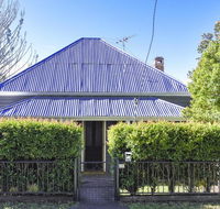 The Grey House - Accommodation Whitsundays