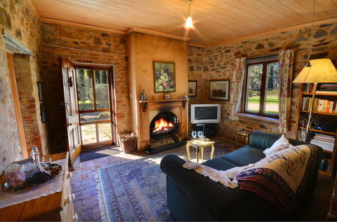 The Heritage Garden - Accommodation Whitsundays 2