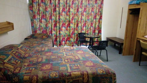 The Islands Inn Motel - Accommodation Whitsundays 1