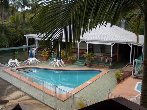 The Islands Inn Motel - Accommodation Whitsundays 0