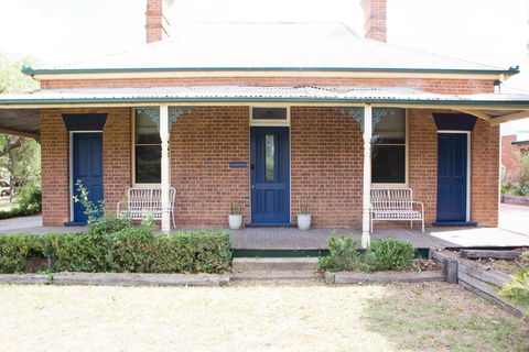 The Little Cooking School And Accommodation - Accommodation Whitsundays 0
