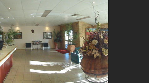 The Lodge Motel - Accommodation Whitsundays 2