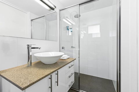 The Mid Pacific - Accommodation Whitsundays 3