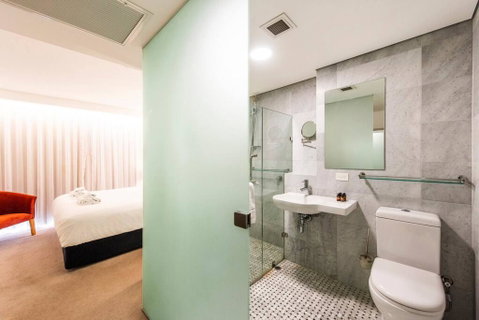 The Nest - Cosy Space On Newcastle Street With Roof Terrace - Accommodation Whitsundays 2