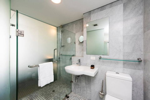 The Nest - Cosy Space On Newcastle Street With Roof Terrace - Accommodation Whitsundays 3